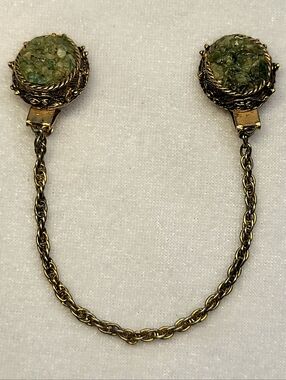 Vintage Green Stone Chips Gold-tone Sweater Guard Clip